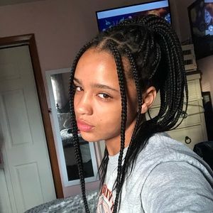 Meet your Posher, Avery